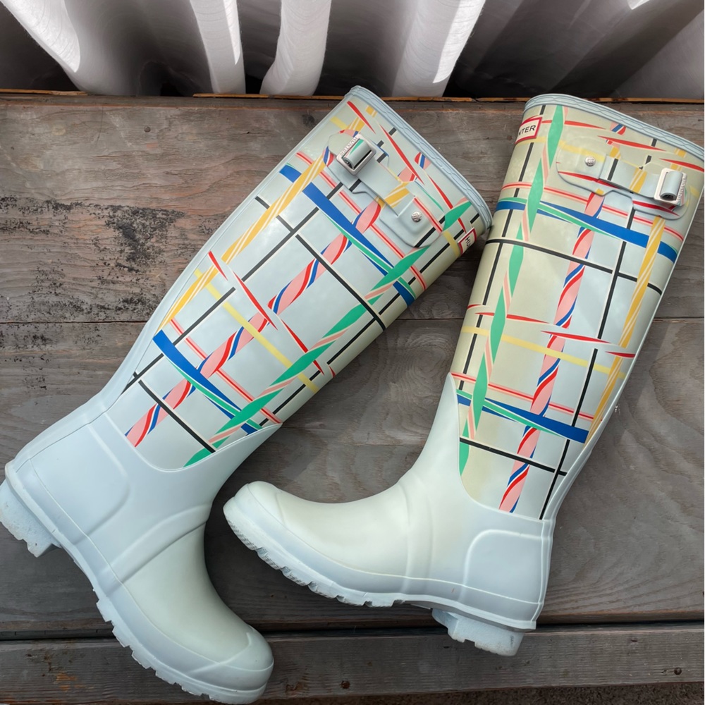 Hunter tall Tartan Rain boots in Boat Blue | size 8